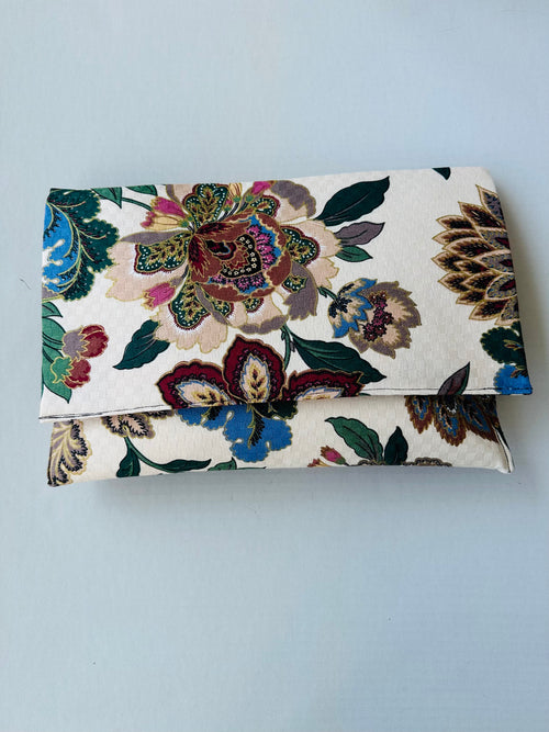 Adella Clutch